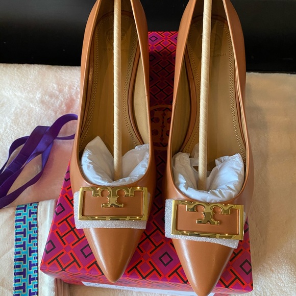Tory Burch Shoes - 💥LAST ONE💥Tory Burch GIGI Wedge Pumps